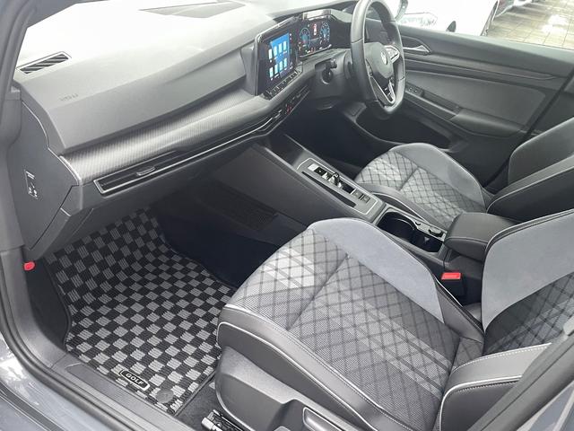 ゴルフ ｅＴＳＩ　Ｒライン　認定中古車　禁煙車　マイルドハイブリッド　ディスカバープロ　デジタルメーター　シートヒーター　ステアリングヒーター　ＩＱライト　アンビエントライト　カープレイ対応　ブルートゥース　ＥＴＣ２．０（69枚目）