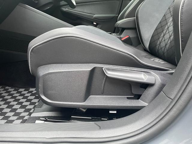 ゴルフ ｅＴＳＩ　Ｒライン　認定中古車　禁煙車　マイルドハイブリッド　ディスカバープロ　デジタルメーター　シートヒーター　ステアリングヒーター　ＩＱライト　アンビエントライト　カープレイ対応　ブルートゥース　ＥＴＣ２．０（71枚目）