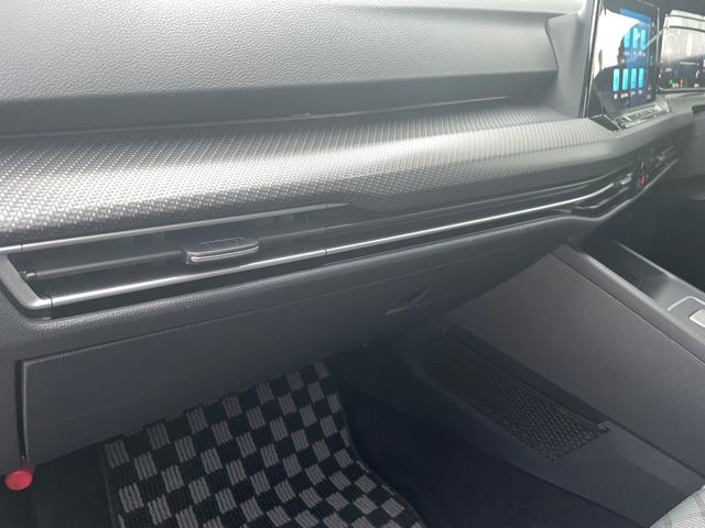 ゴルフ ｅＴＳＩ　Ｒライン　認定中古車　禁煙車　マイルドハイブリッド　ディスカバープロ　デジタルメーター　シートヒーター　ステアリングヒーター　ＩＱライト　アンビエントライト　カープレイ対応　ブルートゥース　ＥＴＣ２．０（72枚目）