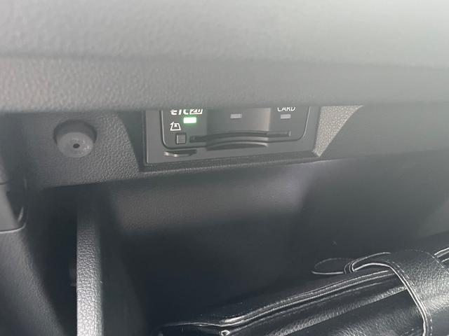 ゴルフ ｅＴＳＩ　Ｒライン　認定中古車　禁煙車　マイルドハイブリッド　ディスカバープロ　デジタルメーター　シートヒーター　ステアリングヒーター　ＩＱライト　アンビエントライト　カープレイ対応　ブルートゥース　ＥＴＣ２．０（73枚目）