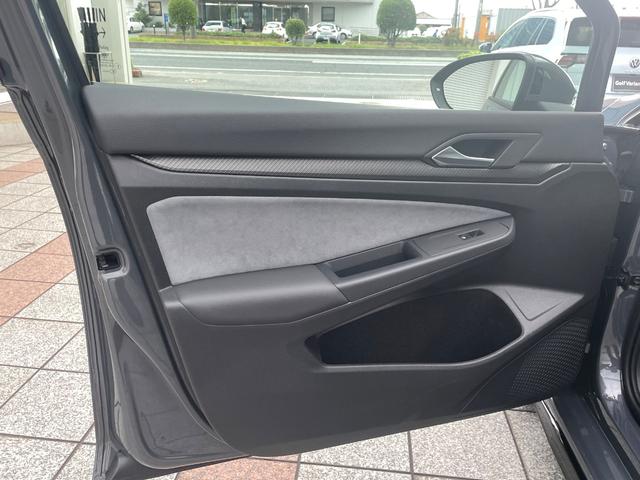 ゴルフ ｅＴＳＩ　Ｒライン　認定中古車　禁煙車　マイルドハイブリッド　ディスカバープロ　デジタルメーター　シートヒーター　ステアリングヒーター　ＩＱライト　アンビエントライト　カープレイ対応　ブルートゥース　ＥＴＣ２．０（74枚目）