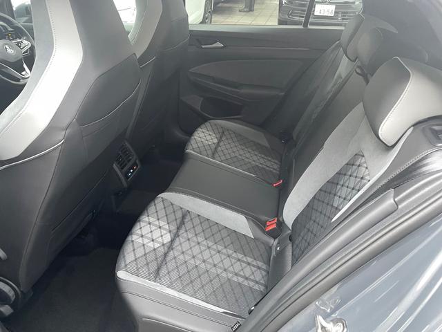 ゴルフ ｅＴＳＩ　Ｒライン　認定中古車　禁煙車　マイルドハイブリッド　ディスカバープロ　デジタルメーター　シートヒーター　ステアリングヒーター　ＩＱライト　アンビエントライト　カープレイ対応　ブルートゥース　ＥＴＣ２．０（76枚目）