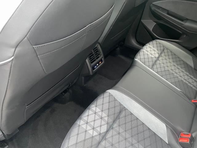 ゴルフ ｅＴＳＩ　Ｒライン　認定中古車　禁煙車　マイルドハイブリッド　ディスカバープロ　デジタルメーター　シートヒーター　ステアリングヒーター　ＩＱライト　アンビエントライト　カープレイ対応　ブルートゥース　ＥＴＣ２．０（78枚目）