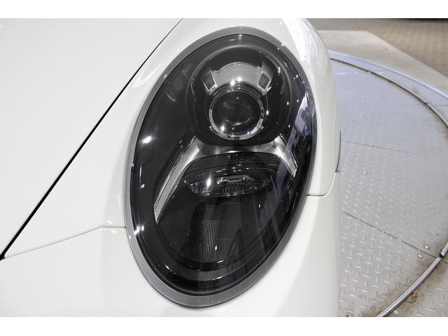 ９１１ ９１１カレラＴ　リアシート　スポーツクロノＰＫＧ　スポーツエグゾースト　ＰＡＳＭ　ＰＣＭ　ＰＤＬＳ　ＧＴスポーツステアリング　カレラＴインテリアＰＫＧ　シートＨ　２０ＡＷ　Ｐセンサー　Ｐシート（10枚目）