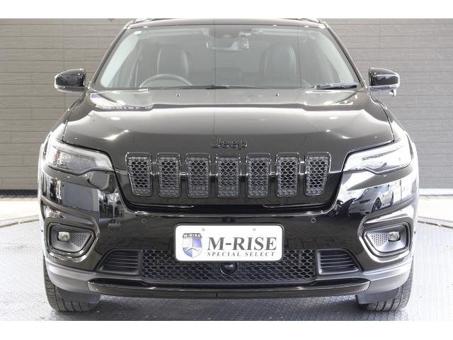 ジープ・チェロキー リミテッド　黒革シート　ＡＣＣ　ＢＳＭ　ＬＫＡ　シートＨ　シートエアコン　ナビＴＶ　ブラック１８ＡＷ　赤キャリパー　Ｐゲート　Ｐシート（2枚目）