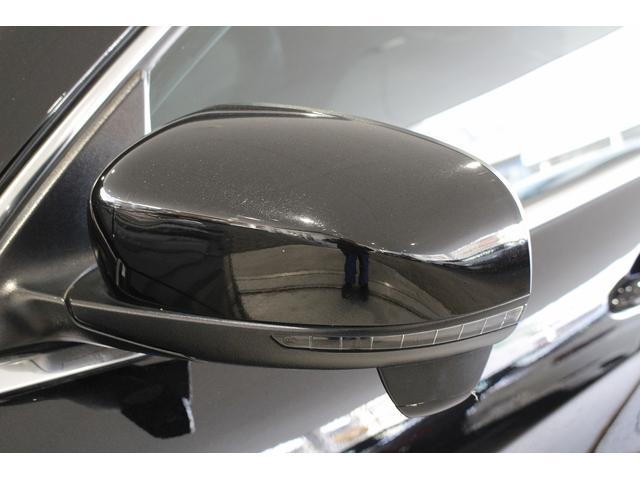 ジープ・チェロキー リミテッド　黒革シート　ＡＣＣ　ＢＳＭ　ＬＫＡ　シートＨ　シートエアコン　ナビＴＶ　ブラック１８ＡＷ　赤キャリパー　Ｐゲート　Ｐシート（6枚目）