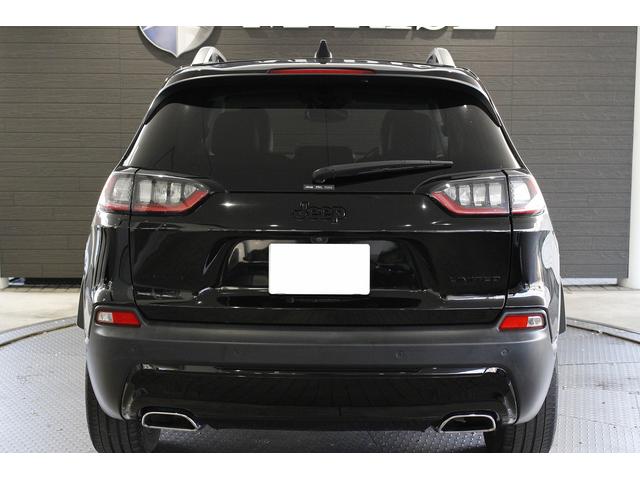 ジープ・チェロキー リミテッド　黒革シート　ＡＣＣ　ＢＳＭ　ＬＫＡ　シートＨ　シートエアコン　ナビＴＶ　ブラック１８ＡＷ　赤キャリパー　Ｐゲート　Ｐシート（15枚目）