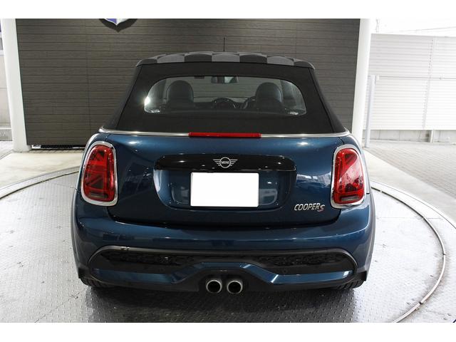 ＭＩＮＩ クーパーＳ　コンバーチブルサイドウォークエディション　ワンオーナー　黒革シート　ＡＣＣ　　シートＨ　Ｐセンサー　プッシュスタート　Ｂカメラ　１７ＡＷ（9枚目）