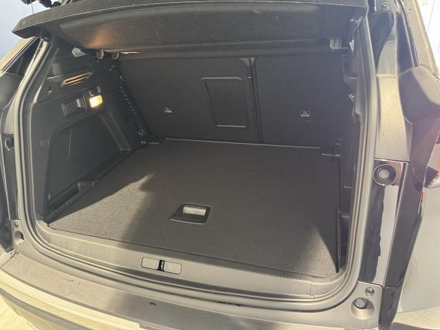 ３００８ ＧＴ　認定中古車　ワンオーナー　ＥＴＣ　サンルーフ　パーキングセンサー　ブラインドスポットモニター　サイドカメラ　シートヒーター　１８インチアルミホイール　オールシーズンタイヤ（12枚目）