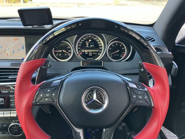 Cクラス C63 AMGクーペ パフォーマンスパッケージ 車高調ローダウン 社外エアロ 可変中間マフラー 純正ナビ フルセグTV バックカメラ ヒーター付電動シート キセノンヘッドライト ETC 19インチアルミホイール 禁煙車(2枚目)