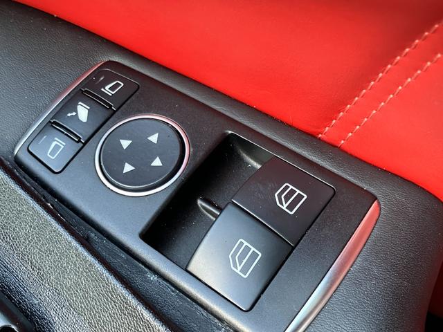 Cクラス C63 AMGクーペ パフォーマンスパッケージ 車高調ローダウン 社外エアロ 可変中間マフラー 純正ナビ フルセグTV バックカメラ ヒーター付電動シート キセノンヘッドライト ETC 19インチアルミホイール 禁煙車(28枚目)