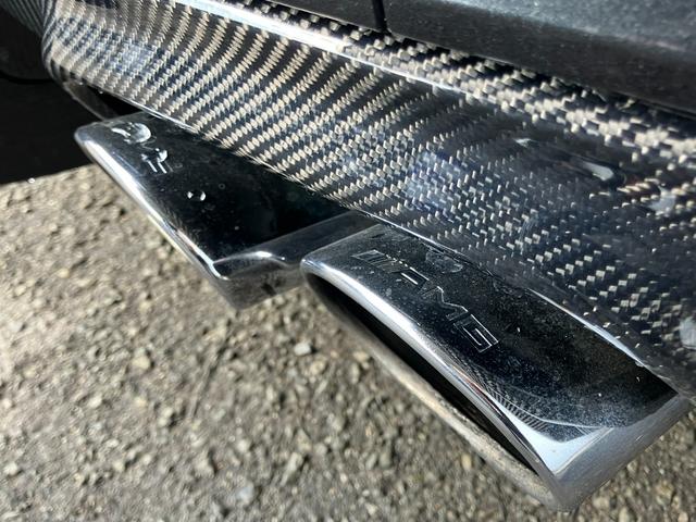 Cクラス C63 AMGクーペ パフォーマンスパッケージ 車高調ローダウン 社外エアロ 可変中間マフラー 純正ナビ フルセグTV バックカメラ ヒーター付電動シート キセノンヘッドライト ETC 19インチアルミホイール 禁煙車(58枚目)