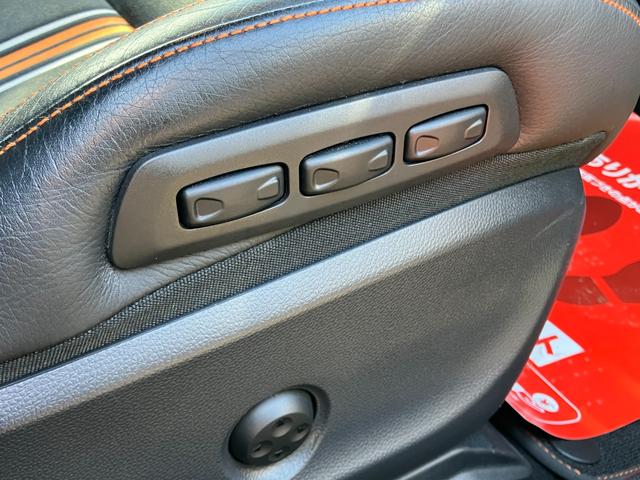 CLAクラス シューティングブレーク CLA45 4MシュティングブレクオレンジアートED 限定車 4WD パノラマスライディングルーフ AMGパフォーマンスシート 専用AMG19インチアルミホイール キセノンヘッドライト バックカメラ ナビTV 電動リアゲート 禁煙車(13枚目)