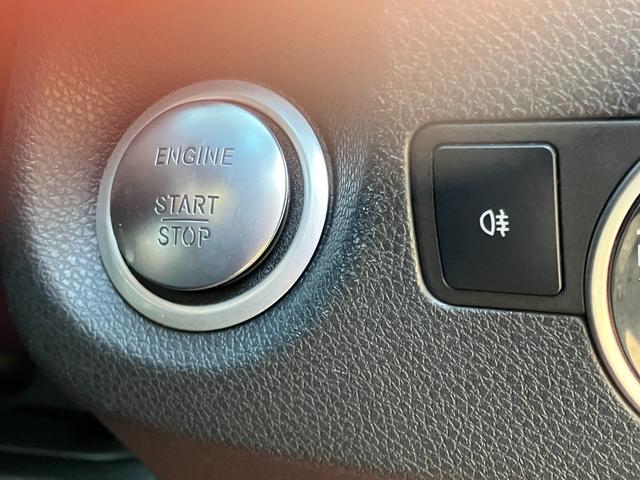 CLAクラス シューティングブレーク CLA45 4MシュティングブレクオレンジアートED 限定車 4WD パノラマスライディングルーフ AMGパフォーマンスシート 専用AMG19インチアルミホイール キセノンヘッドライト バックカメラ ナビTV 電動リアゲート 禁煙車(20枚目)