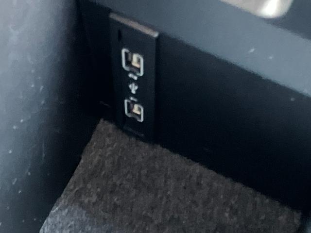 CLAクラス シューティングブレーク CLA45 4MシュティングブレクオレンジアートED 限定車 4WD パノラマスライディングルーフ AMGパフォーマンスシート 専用AMG19インチアルミホイール キセノンヘッドライト バックカメラ ナビTV 電動リアゲート 禁煙車(42枚目)