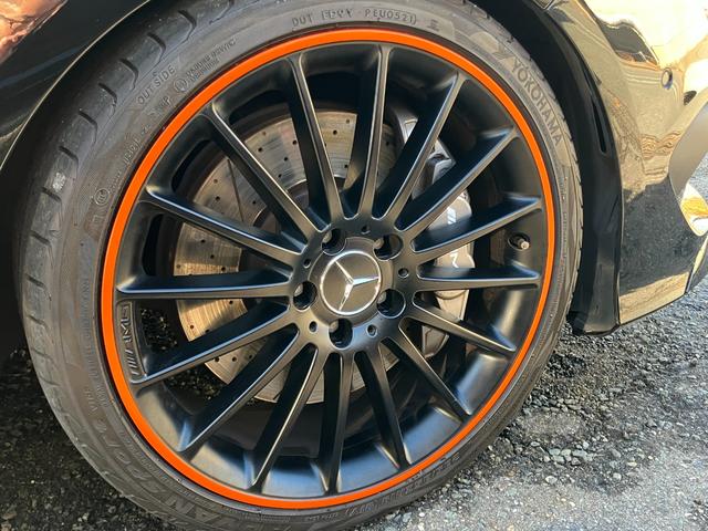 CLAクラス シューティングブレーク CLA45 4MシュティングブレクオレンジアートED 限定車 4WD パノラマスライディングルーフ AMGパフォーマンスシート 専用AMG19インチアルミホイール キセノンヘッドライト バックカメラ ナビTV 電動リアゲート 禁煙車(71枚目)