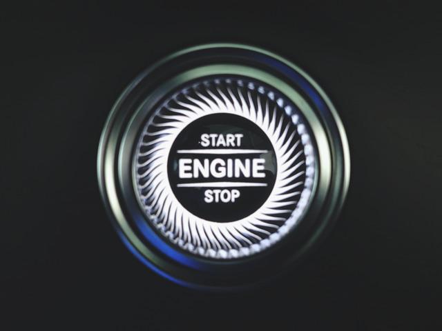 Ｅクラス Ｅ２００　アバンギャルド　スポーツ　Ｂｌｕｅｔｏｏｔｈ接続　ＥＴＣ　ＬＥＤヘッドライト　ＴＶ　アイドリングストップ　クルーズコントロール　サイドカメラ　シートヒーター　トランクスルー　ナビ　バックモニター　パワーシート　フロアマット（15枚目）