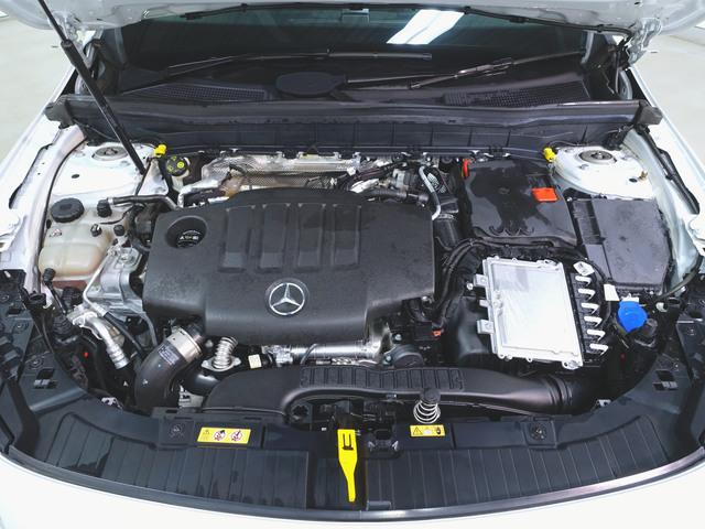 GLB GLB200 d ナビゲーションパッケージ 3列シート Bluetooth接続 ETC LEDヘッドライト TV アイドリングストップ クルーズコントロール コネクテッド機能 サイドカメラ サンルーフ・ガラスルーフ(35枚目)