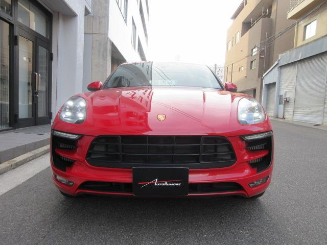 マカン マカンＧＴＳ　ディーラー車　禁煙車　屋内保管　レッドレザー　エアサス（3枚目）