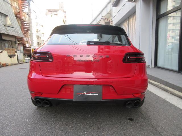 マカン マカンＧＴＳ　ディーラー車　禁煙車　屋内保管　レッドレザー　エアサス（4枚目）