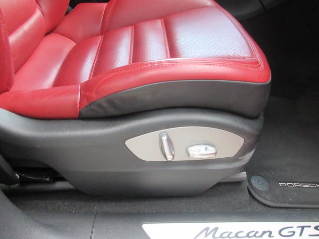 マカン マカンＧＴＳ　ディーラー車　禁煙車　屋内保管　レッドレザー　エアサス（26枚目）