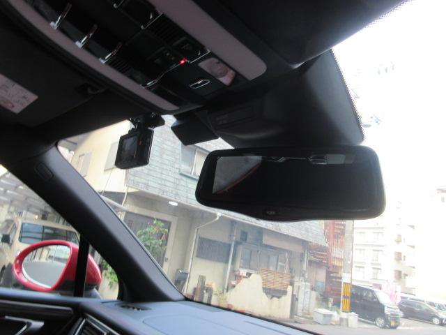 マカン マカンＧＴＳ　ディーラー車　禁煙車　屋内保管　レッドレザー　エアサス（28枚目）