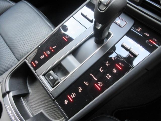 マカン マカンGTS ディーラー車 禁煙車 パノラマルーフ フルレザーインテリア カーボンパッケージ シートベンチレーター(21枚目)