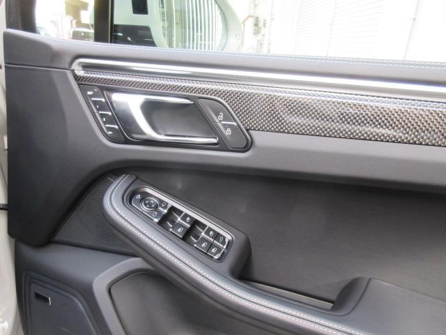 マカン マカンGTS ディーラー車 禁煙車 パノラマルーフ フルレザーインテリア カーボンパッケージ シートベンチレーター(28枚目)