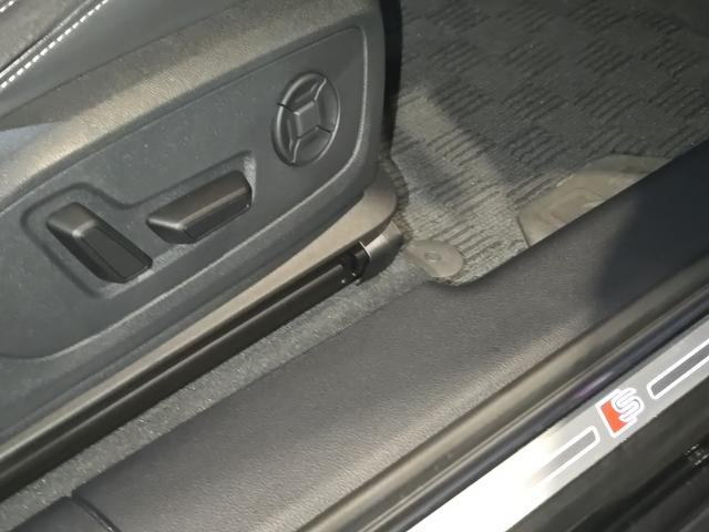 Ｑ３ ３５ＴＦＳＩ　Ｓライン　認定中古車　ベーシックＰＫＧ　アシスタンスＰＫＧ　スマートフォンインターフェイス　プライバシーガラス　ワイヤレスチャージング　サラウンドビューカメラ　サイドアシスト　ＡＣＣ　電動リアゲート（38枚目）