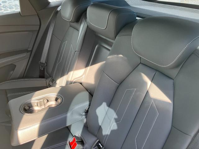 Q4スポーツバック e-トロン 40e-トロン Sライン 純正ナビゲーション バーチャルコックピット アダプティブクルーズ ブラインドスポットモニター サラウンドビューモニター シートヒーター Android Auto Apple Carplay(50枚目)