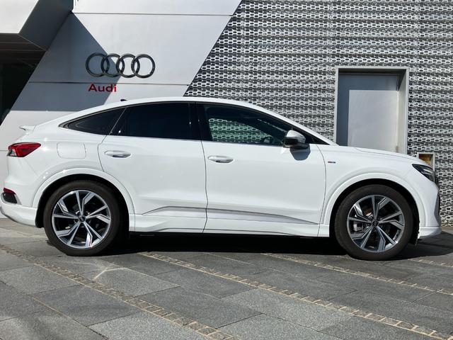 Q4スポーツバック e-トロン 40e-トロン Sライン 純正ナビゲーション バーチャルコックピット アダプティブクルーズ ブラインドスポットモニター サラウンドビューモニター シートヒーター Android Auto Apple Carplay(53枚目)