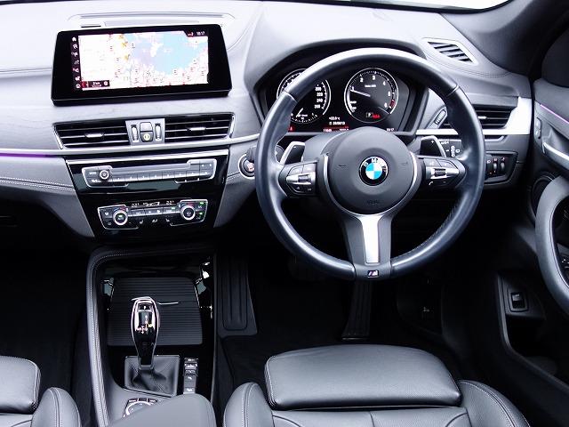 Ｘ１ ｘＤｒｉｖｅ　１８ｄ　Ｍスポーツ　コンフォートＰＫＧ　セレクトＰＫＧ　ハイラインＰＫＧ　ＬＥＤライト　１８ＡＷ　パノラマガラスサンルーフ　コナーセンサー　オートトランク　フルセグ　クルコン（6枚目）