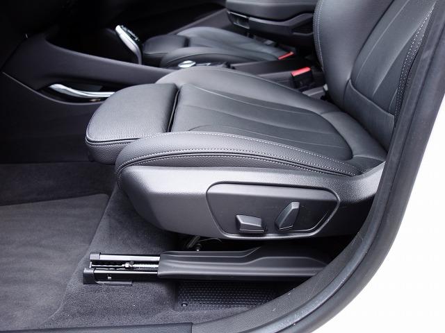 Ｘ１ ｘＤｒｉｖｅ　１８ｄ　Ｍスポーツ　コンフォートＰＫＧ　セレクトＰＫＧ　ハイラインＰＫＧ　ＬＥＤライト　１８ＡＷ　パノラマガラスサンルーフ　コナーセンサー　オートトランク　フルセグ　クルコン（12枚目）