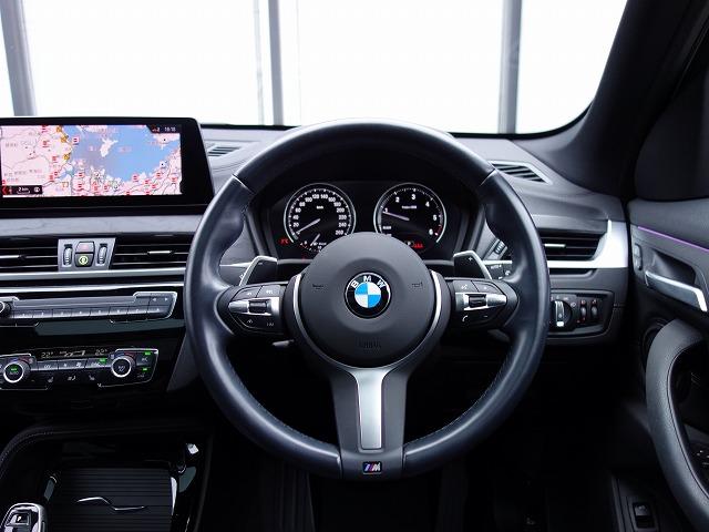 Ｘ１ ｘＤｒｉｖｅ　１８ｄ　Ｍスポーツ　コンフォートＰＫＧ　セレクトＰＫＧ　ハイラインＰＫＧ　ＬＥＤライト　１８ＡＷ　パノラマガラスサンルーフ　コナーセンサー　オートトランク　フルセグ　クルコン（14枚目）