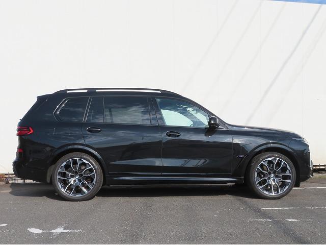 Ｘ７ Ｍ６０ｉ　ｘＤｒｉｖｅ　ＭスポーツＰプロ　ヘッドアップディスプレイ　６人乗り　スカイラウンジパノラマＳＲ　Ｂｏｗｅｒｓ＆Ｗｉｌｋｉｎｓスピーカー　アクティブベンチレーション　黒革　シートヒーター　純正２２ＡＷ（46枚目）