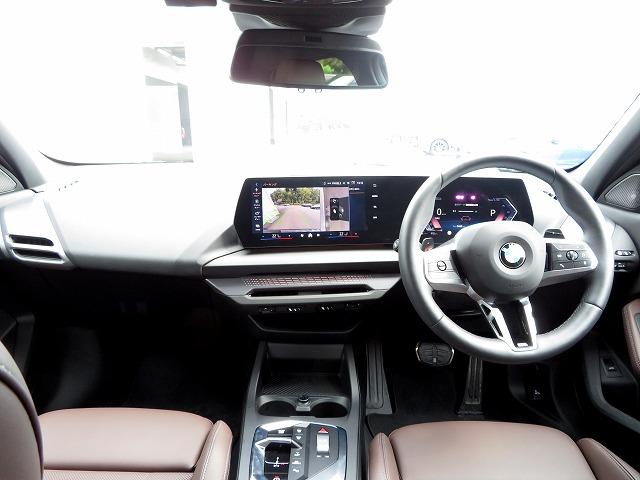 1シリーズ 120d Mスポーツ ハイラインパッケージ テクノロジーP ヘッドアップディスプレイ ハーマンカードンスピーカー レザーシート 純正18AW アラウンドビューカメラ アクティブクルーズコントロール レーンチェンジ&ディパーチャーW 禁煙車(8枚目)
