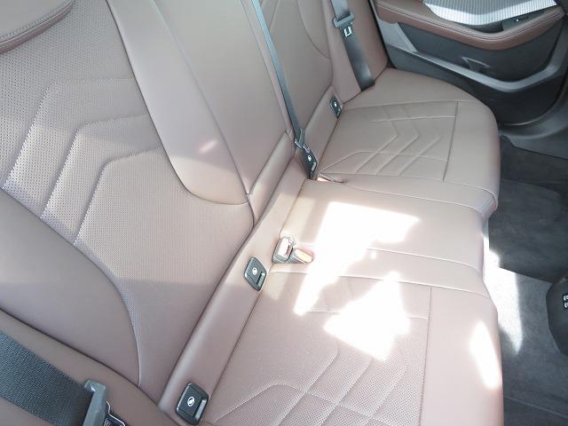 1シリーズ 120d Mスポーツ ハイラインパッケージ テクノロジーP ヘッドアップディスプレイ ハーマンカードンスピーカー レザーシート 純正18AW アラウンドビューカメラ アクティブクルーズコントロール レーンチェンジ&ディパーチャーW 禁煙車(11枚目)