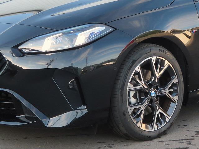 1シリーズ 120d Mスポーツ ハイラインパッケージ テクノロジーP ヘッドアップディスプレイ ハーマンカードンスピーカー レザーシート 純正18AW アラウンドビューカメラ アクティブクルーズコントロール レーンチェンジ&ディパーチャーW 禁煙車(20枚目)