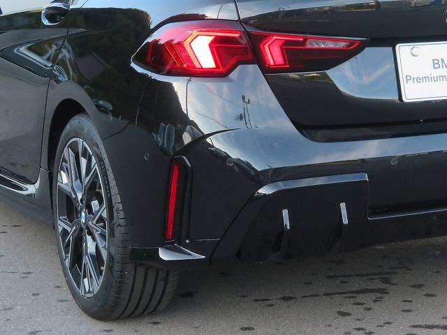 1シリーズ 120d Mスポーツ ハイラインパッケージ テクノロジーP ヘッドアップディスプレイ ハーマンカードンスピーカー レザーシート 純正18AW アラウンドビューカメラ アクティブクルーズコントロール レーンチェンジ&ディパーチャーW 禁煙車(23枚目)