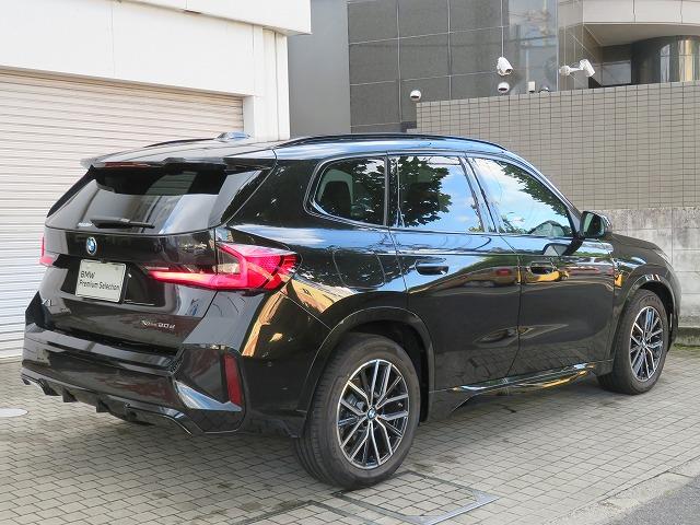 Ｘ１ ｘＤｒｉｖｅ　２０ｄ　Ｍスポーツ　サンルーフ　ヘッドアップディスプレイ　ステアリングヒーター　純正１８ＡＷ　アラウンドビューカメラ　ＬＥＤライト　オートトランク　コンフォートアクセス　禁煙車　自社レンタカー（6枚目）