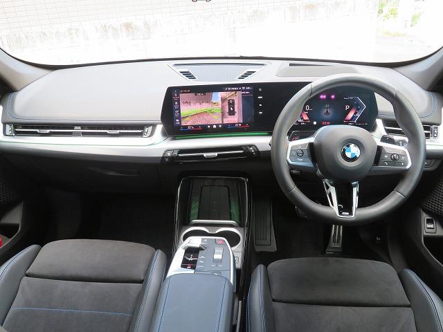 Ｘ１ ｘＤｒｉｖｅ　２０ｄ　Ｍスポーツ　サンルーフ　ヘッドアップディスプレイ　ステアリングヒーター　純正１８ＡＷ　アラウンドビューカメラ　ＬＥＤライト　オートトランク　コンフォートアクセス　禁煙車　自社レンタカー（8枚目）