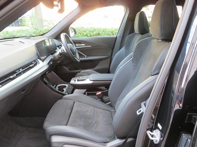 Ｘ１ ｘＤｒｉｖｅ　２０ｄ　Ｍスポーツ　サンルーフ　ヘッドアップディスプレイ　ステアリングヒーター　純正１８ＡＷ　アラウンドビューカメラ　ＬＥＤライト　オートトランク　コンフォートアクセス　禁煙車　自社レンタカー（13枚目）