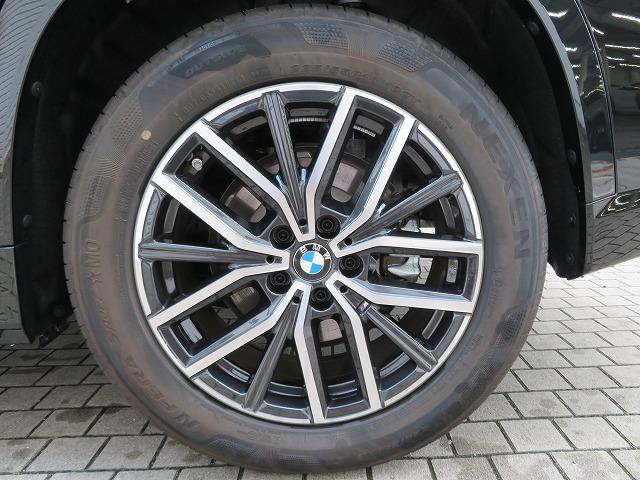 Ｘ１ ｘＤｒｉｖｅ　２０ｄ　Ｍスポーツ　サンルーフ　ヘッドアップディスプレイ　ステアリングヒーター　純正１８ＡＷ　アラウンドビューカメラ　ＬＥＤライト　オートトランク　コンフォートアクセス　禁煙車　自社レンタカー（53枚目）