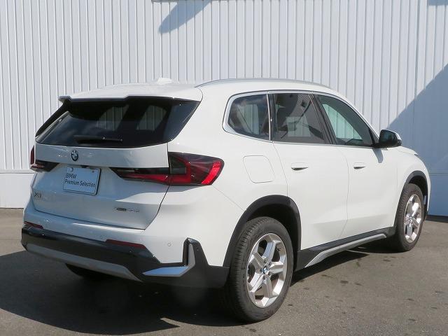X1 xDrive 20d xライン ハイラインパッケージ ハイラインP ヘッドアップディスプレイ 純正18AW harman/kardonスピーカー アラウンドビューカメラ 黒レザー シートヒーターオートトランク コンフォートアクセス 禁煙車 自社レンタカー(6枚目)