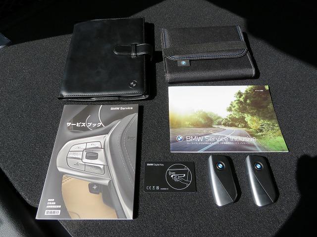 X1 xDrive 20d xライン ハイラインパッケージ ハイラインP ヘッドアップディスプレイ 純正18AW harman/kardonスピーカー アラウンドビューカメラ 黒レザー シートヒーターオートトランク コンフォートアクセス 禁煙車 自社レンタカー(7枚目)