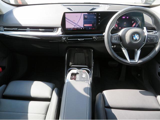 X1 xDrive 20d xライン ハイラインパッケージ ハイラインP ヘッドアップディスプレイ 純正18AW harman/kardonスピーカー アラウンドビューカメラ 黒レザー シートヒーターオートトランク コンフォートアクセス 禁煙車 自社レンタカー(8枚目)