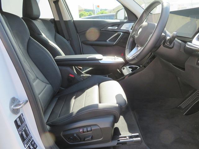 X1 xDrive 20d xライン ハイラインパッケージ ハイラインP ヘッドアップディスプレイ 純正18AW harman/kardonスピーカー アラウンドビューカメラ 黒レザー シートヒーターオートトランク コンフォートアクセス 禁煙車 自社レンタカー(10枚目)