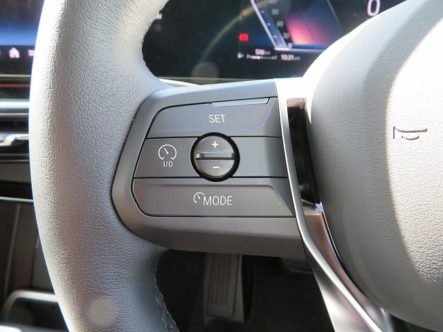 X1 xDrive 20d xライン ハイラインパッケージ ハイラインP ヘッドアップディスプレイ 純正18AW harman/kardonスピーカー アラウンドビューカメラ 黒レザー シートヒーターオートトランク コンフォートアクセス 禁煙車 自社レンタカー(12枚目)