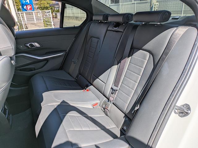 3シリーズ 320d xDriveMスポーツハイラインパッケージ 後期モデル ハイラインP サウンドP 純正18AW LEDライト PDC オートトランク ブラックレザー アラウンドビューカメラ ヘッドアップディスプレイ harman/kardonスピーカー 禁煙車(11枚目)