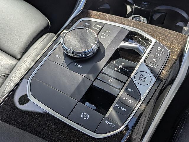 3シリーズ 320d xDriveMスポーツハイラインパッケージ 後期モデル ハイラインP サウンドP 純正18AW LEDライト PDC オートトランク ブラックレザー アラウンドビューカメラ ヘッドアップディスプレイ harman/kardonスピーカー 禁煙車(15枚目)